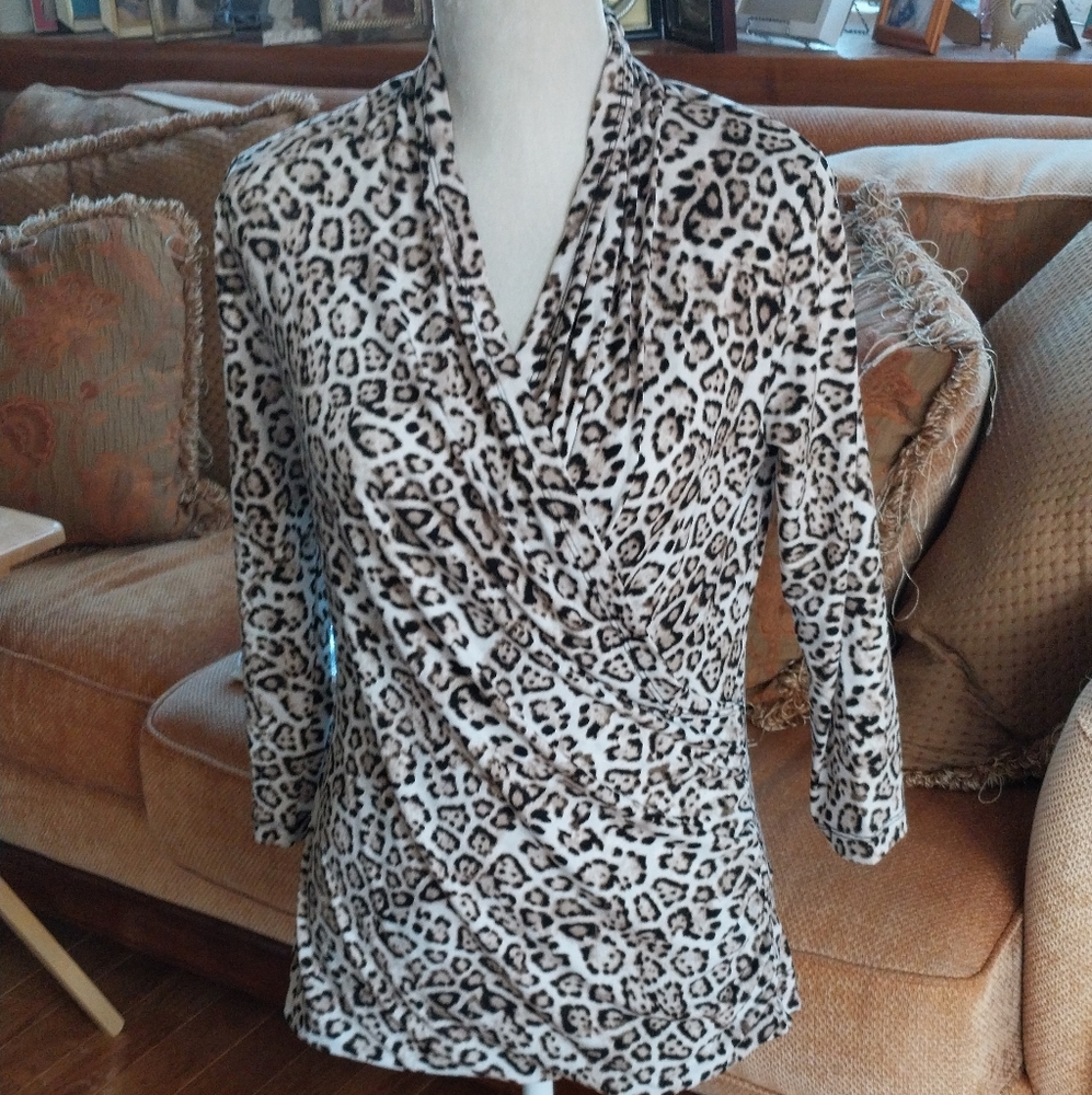 CHAUS Brand Wrap Top